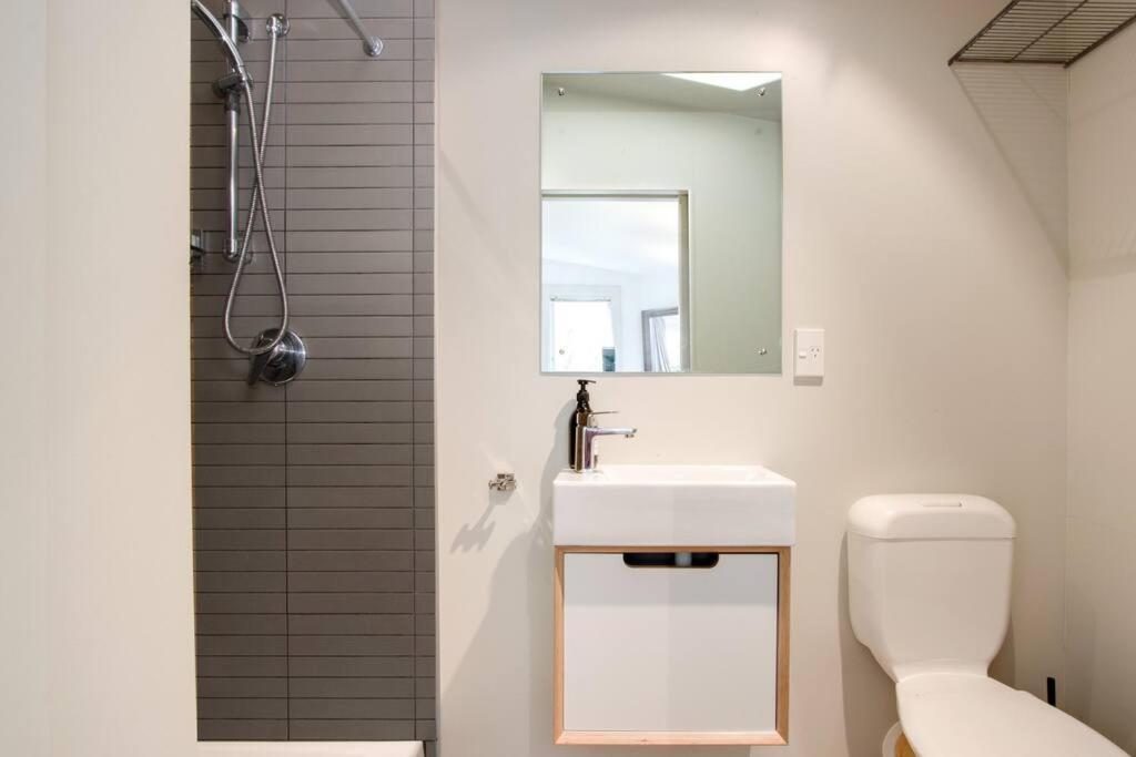 Tiny Home Big Vibes In Central Napier Exterior photo