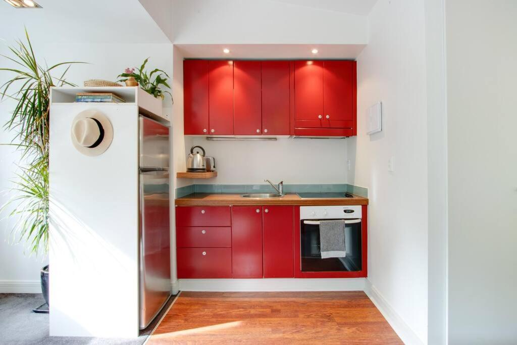 Tiny Home Big Vibes In Central Napier Exterior photo