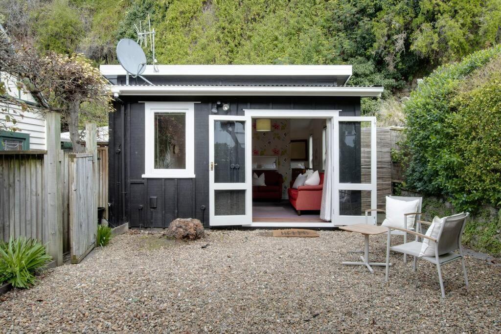 Tiny Home Big Vibes In Central Napier Exterior photo